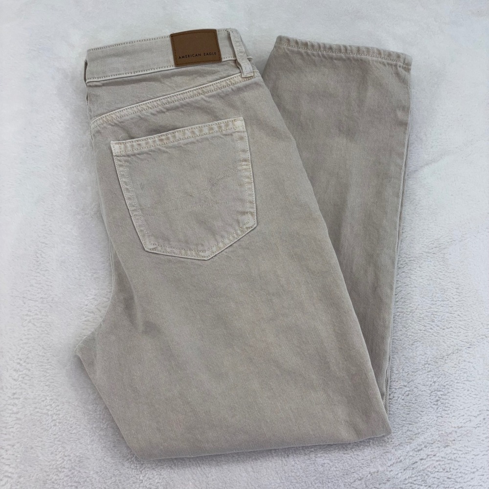American Eagle Mom Straight Jeans Tan Khaki High Rise Size 8 Regular